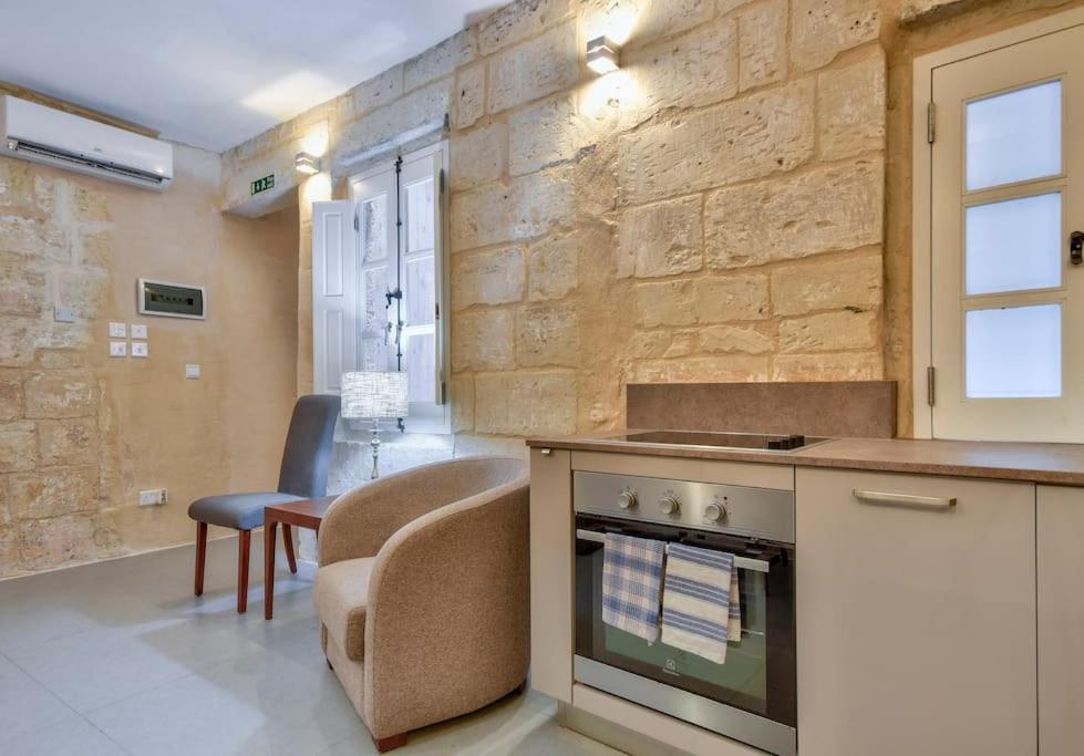 Orangery 101 - Duplex Studio Apartment Valletta Exterior foto