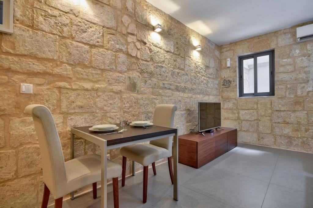 Orangery 101 - Duplex Studio Apartment Valletta Exterior foto